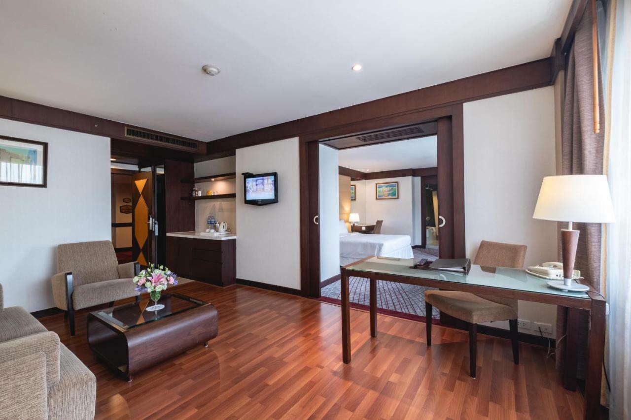 Zenith Sukhumvit Hotel Banguecoque Exterior foto